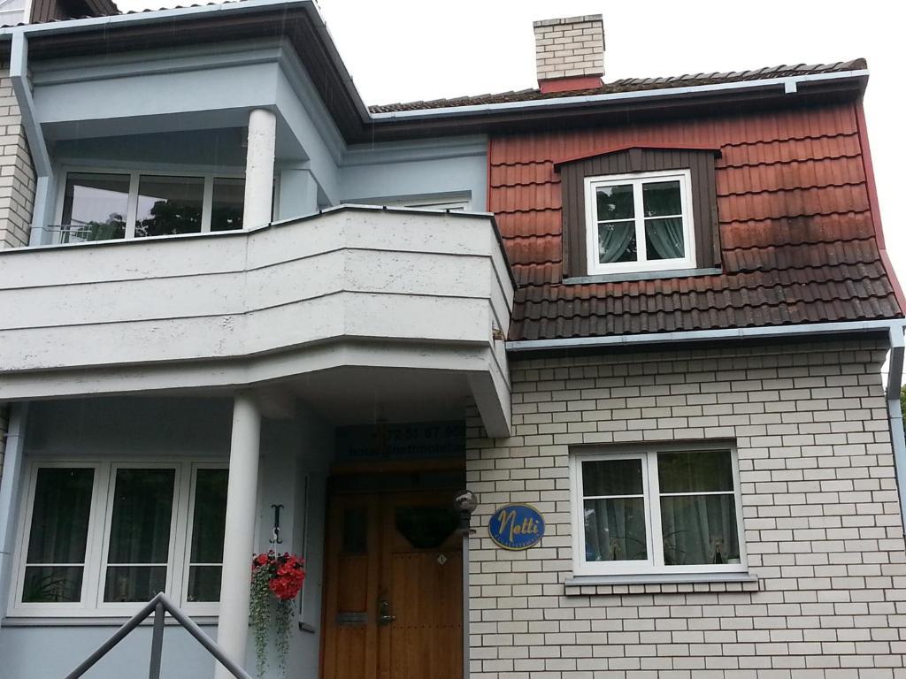 Hotel Nette Parnawa Zewnętrze zdjęcie