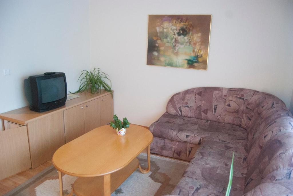 Hotel Nette Parnawa Zewnętrze zdjęcie